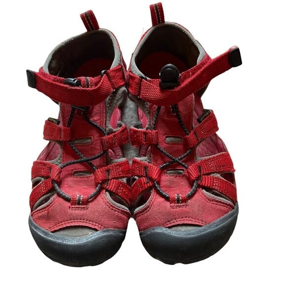 Keen‎ Red Waterproof Shoes Size 3 - Picture 1 of 8